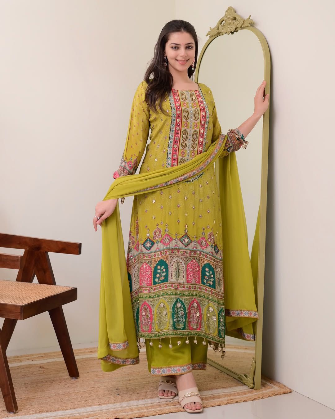 Pista Shanti Anarkali Kodi Round Set - Pure Chinnon