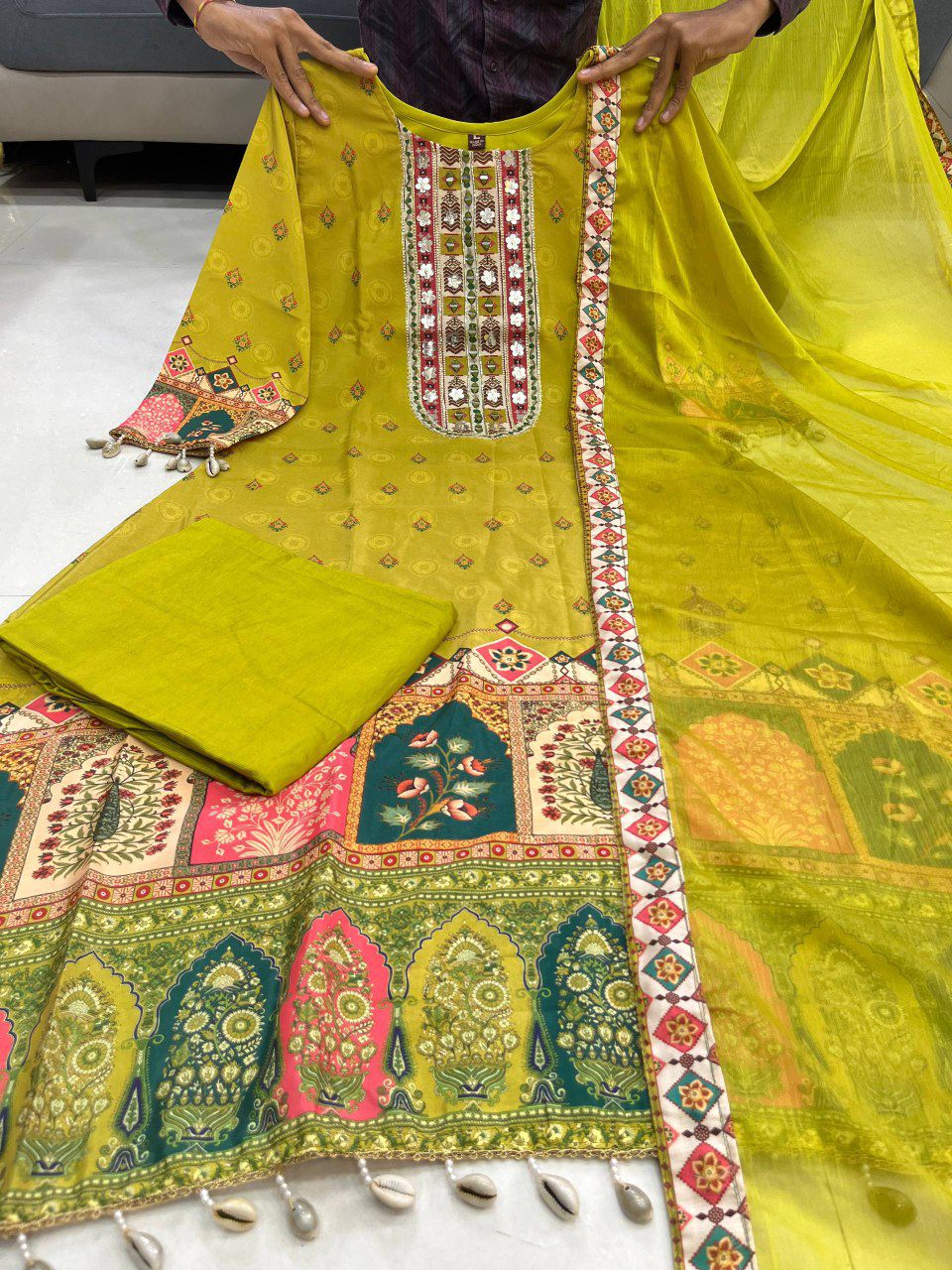 Pista Shanti Anarkali Kodi Round Set - Pure Chinnon