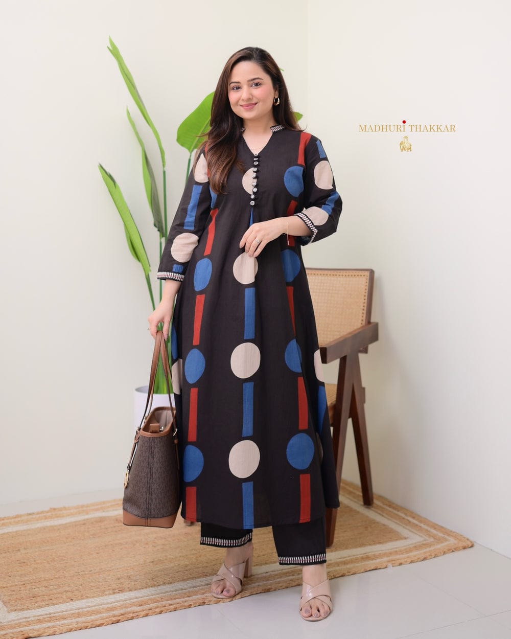 Threaded Elegance A-Line Kurta Pant Set – Geometric Print