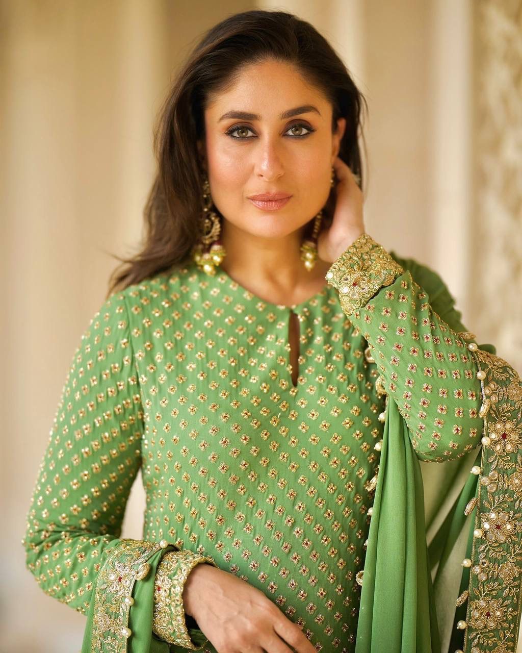Mehndi Green Embroidered 3-Piece Kurti Set