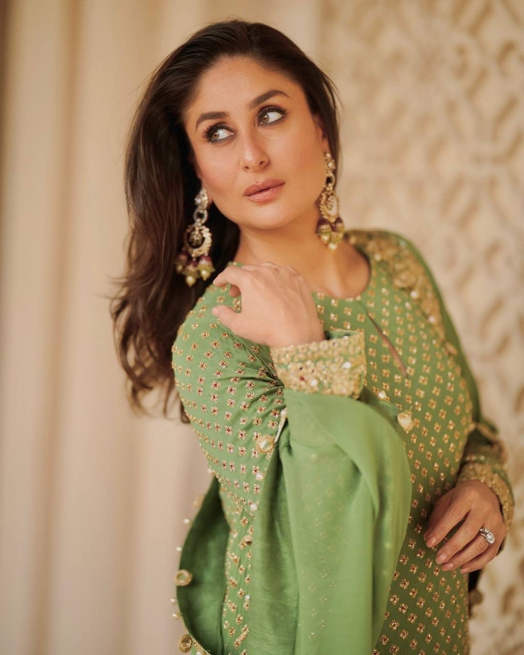 Mehndi Green Embroidered 3-Piece Kurti Set