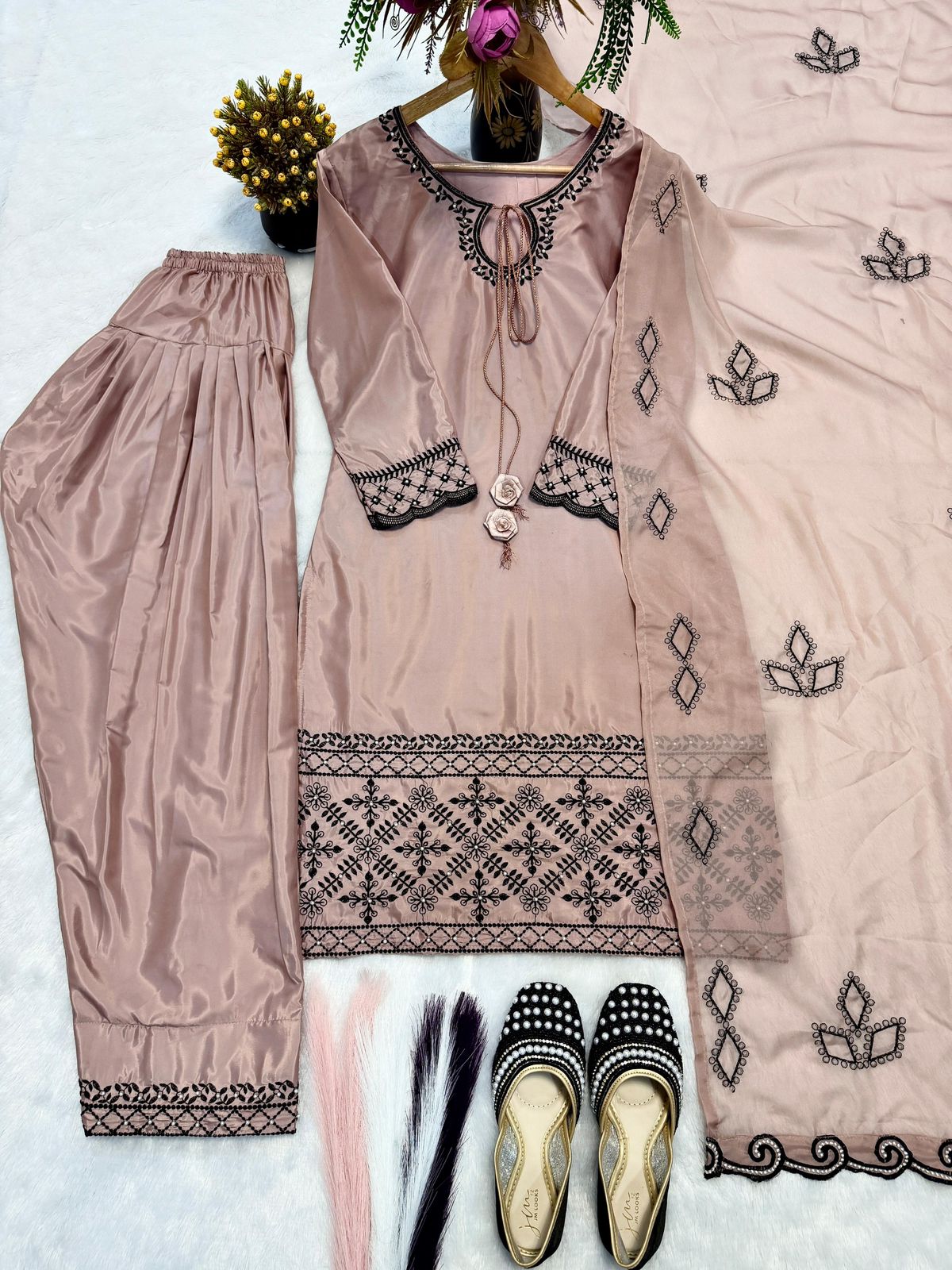 Dusty Pink Natural Crepe Silk Embroidered 3-Piece Farshi Salwar Suit