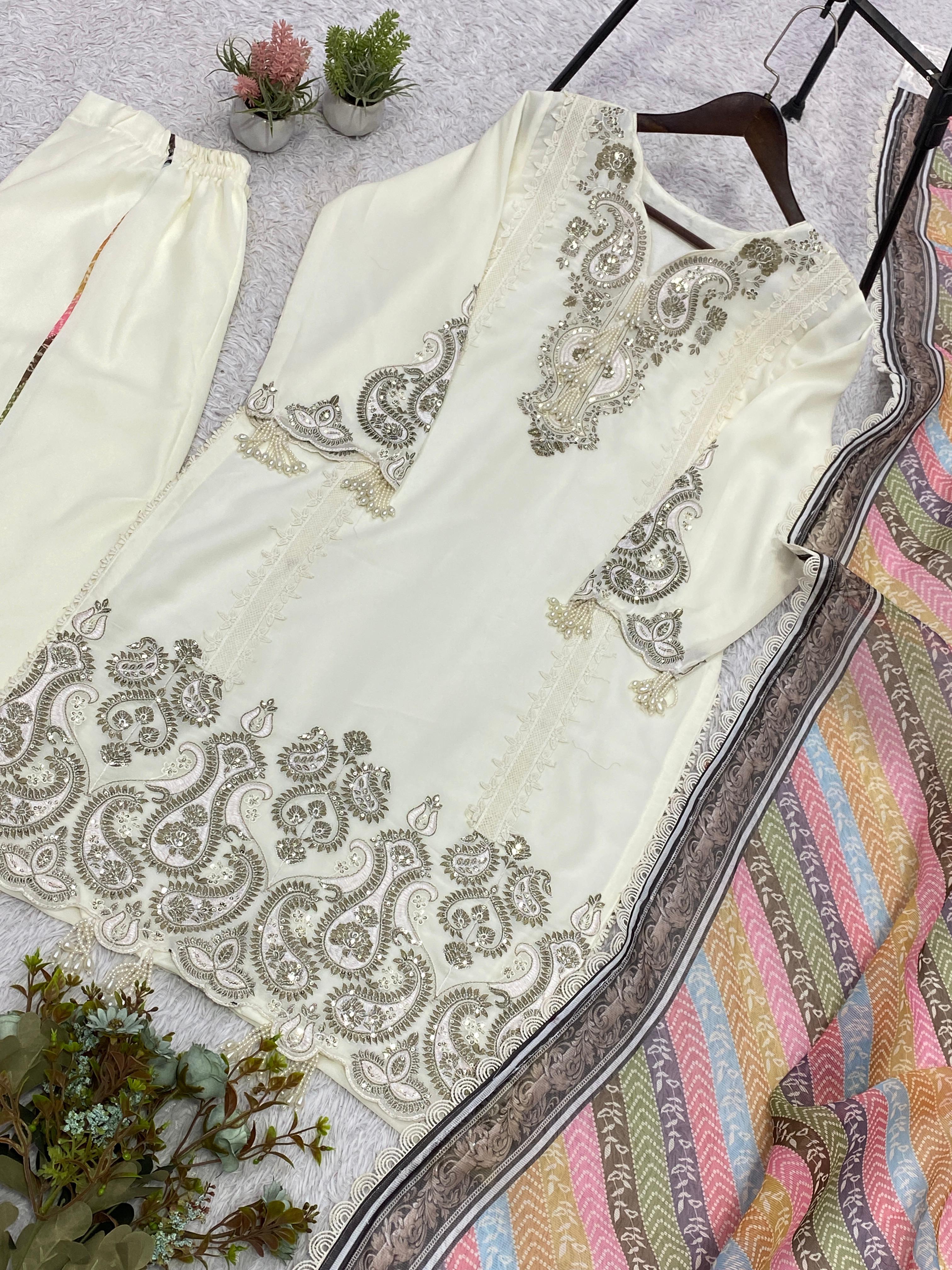 SW194 Off-white star georgette palazzo suit flat lay top front embroidery detail