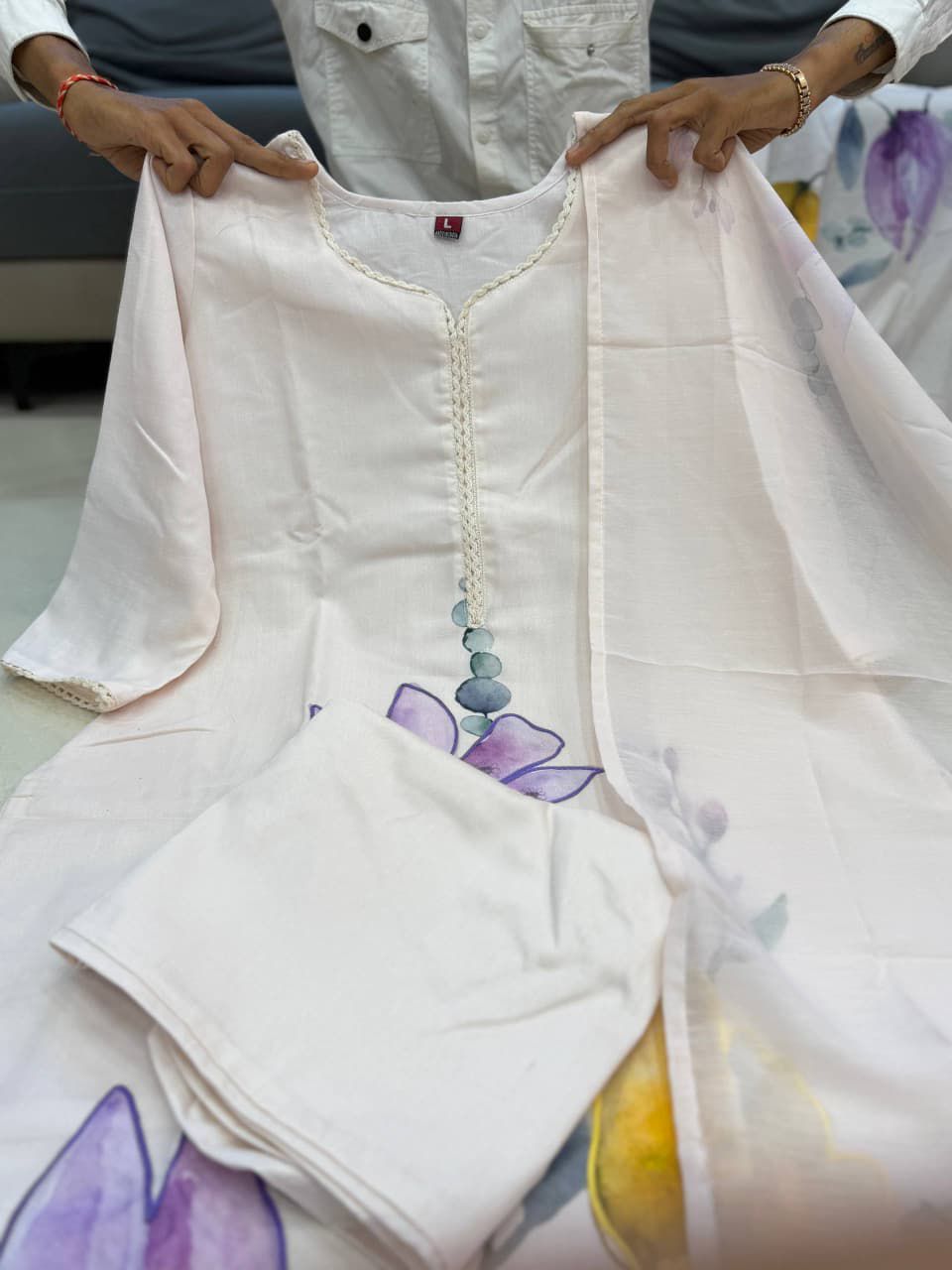 SW197 White mul mul lilan kurta flat lay front view with dupatta