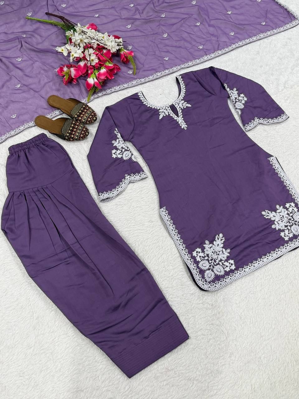 SW201 Maroon roman cotton embroidery top flat lay close-up neckline and hem scallop lace detail