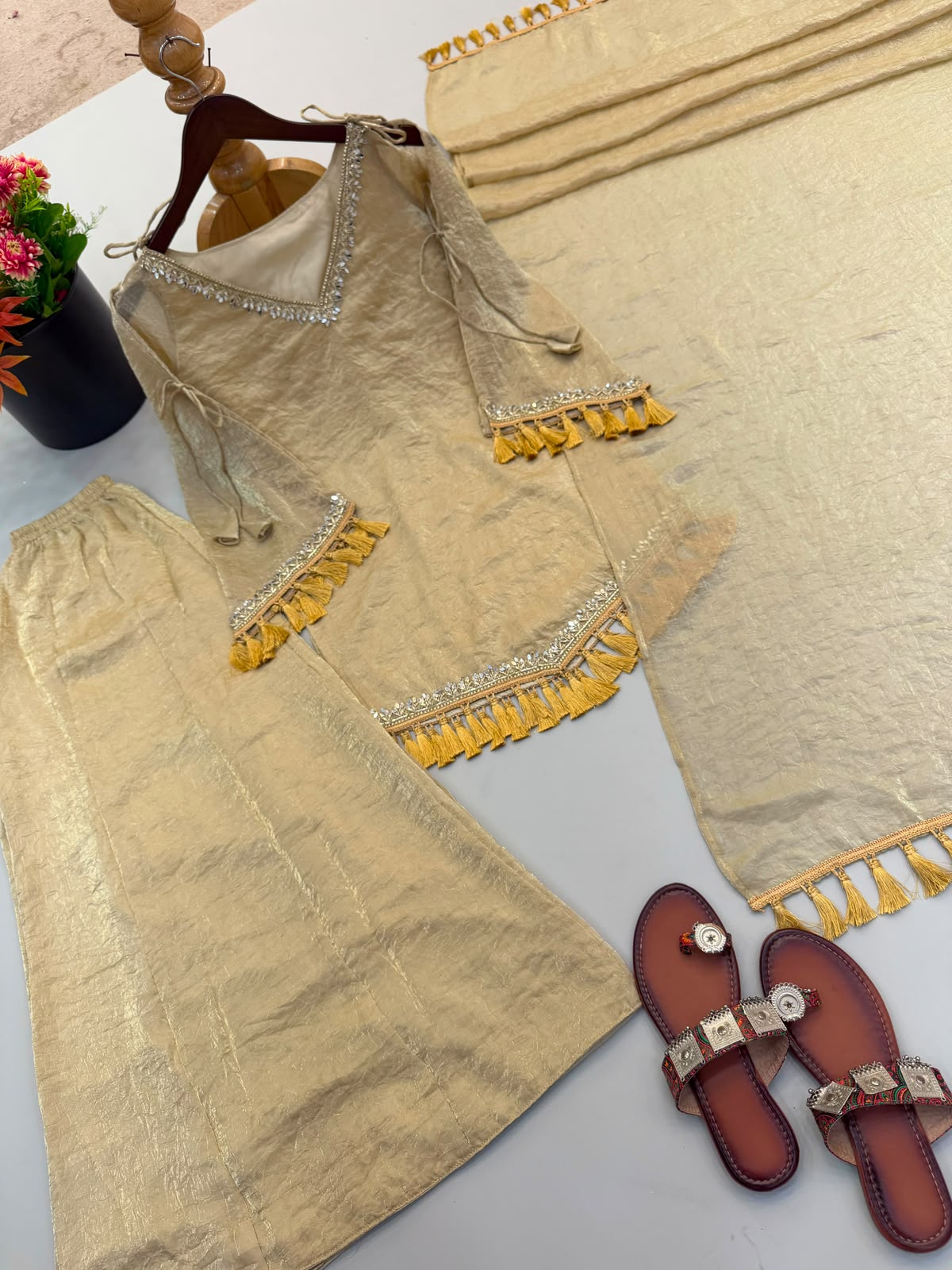 Champagne Doremon Crush Set - Dupatta Lace Border Close Up