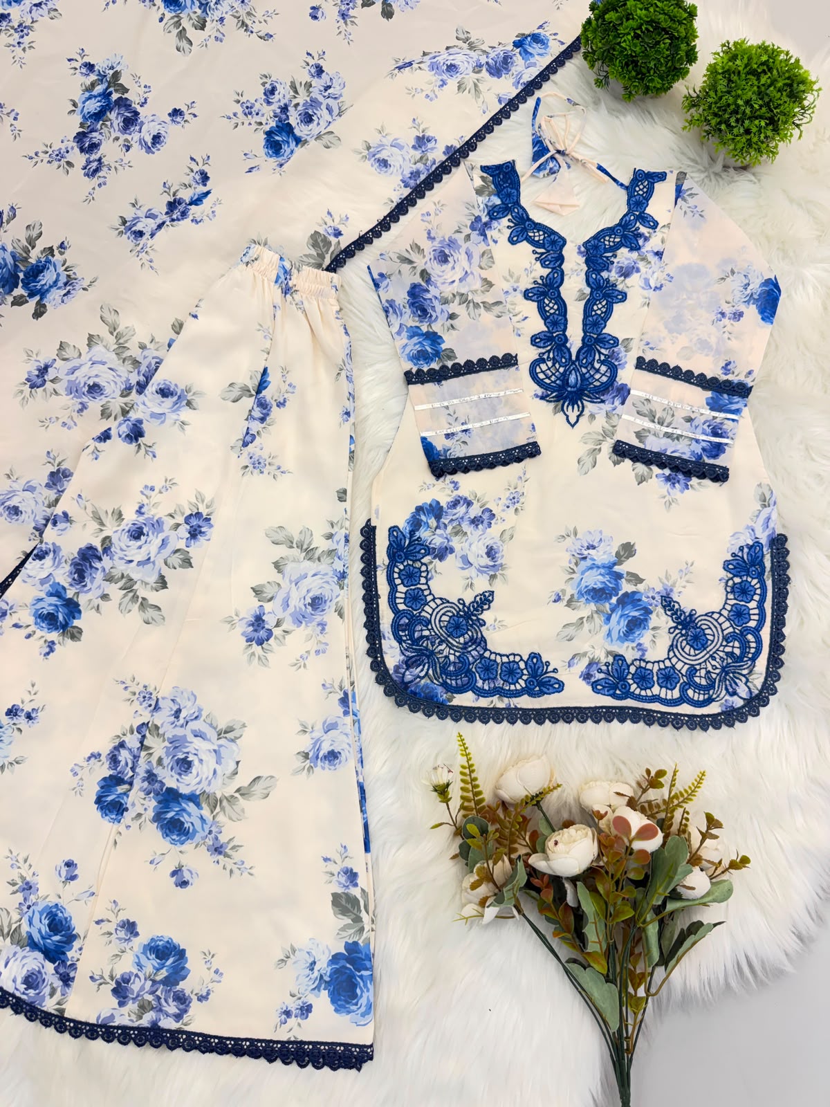 Blue floral georgette mother daughter suit set - side view